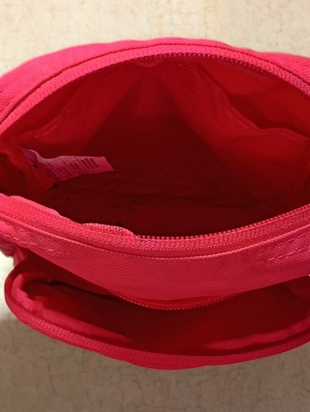 Nike Small Crossbody Bag in Hot Pink - Picture 4 of 15